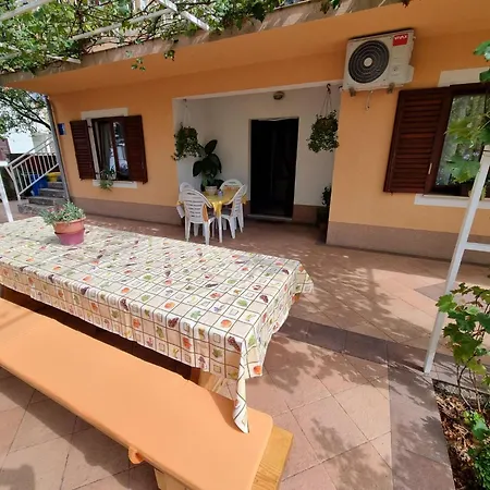 In Mit Terrasse- Ac- Parkplatz By Interhome Appartement Crikvenica