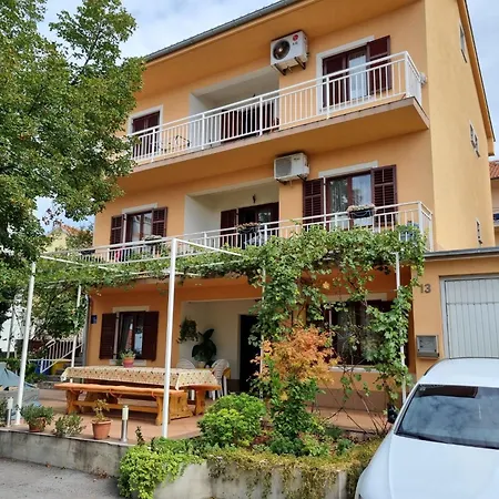 In Mit Terrasse- Ac- Parkplatz By Interhome * Crikvenica