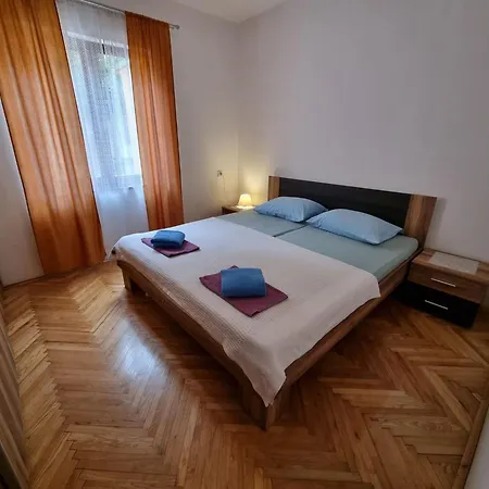 In Mit Terrasse- Ac- Parkplatz By Interhome Apartman