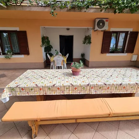 In Mit Terrasse- Ac- Parkplatz By Interhome Apartman Crikvenica