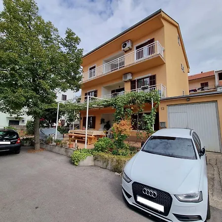 In Mit Terrasse- Ac- Parkplatz By Interhome Apartman *