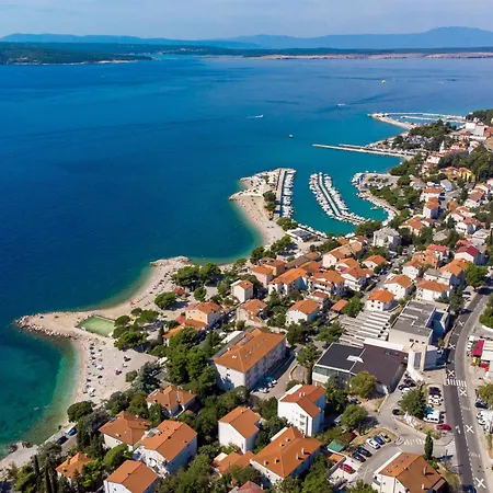 In Mit Terrasse- Ac- Parkplatz By Interhome * Crikvenica